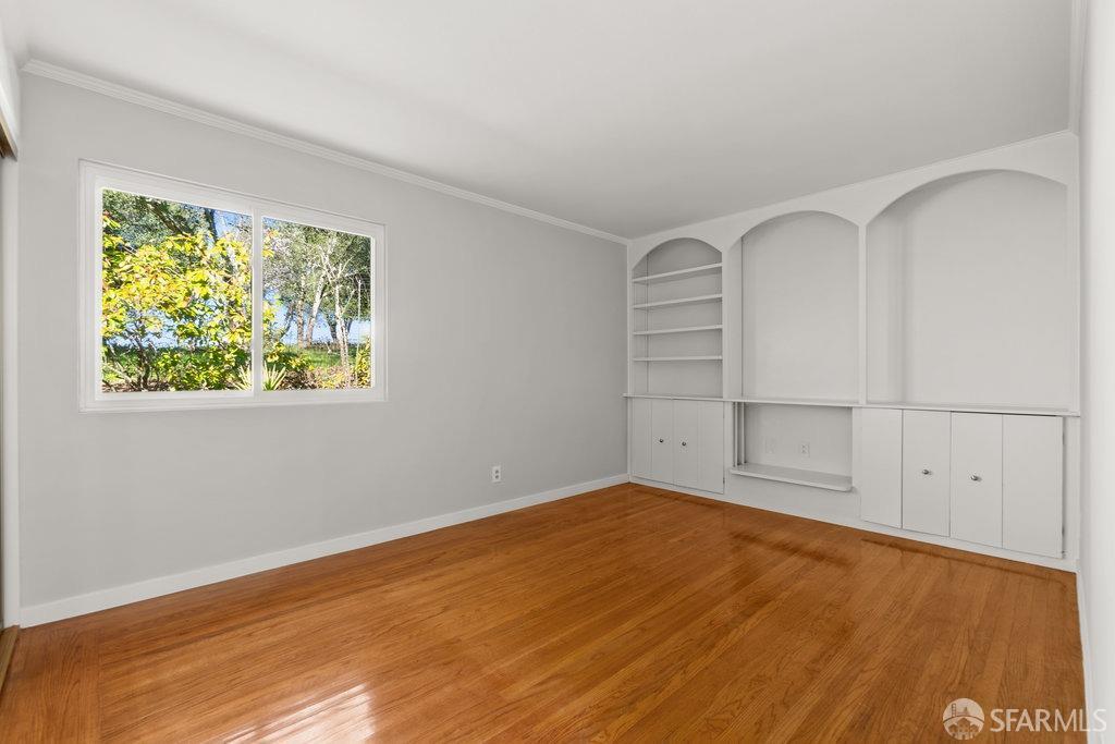 Orinda, California 94563, United States, 6 Bedrooms Bedrooms, ,4 BathroomsBathrooms,Residential,Active,93508