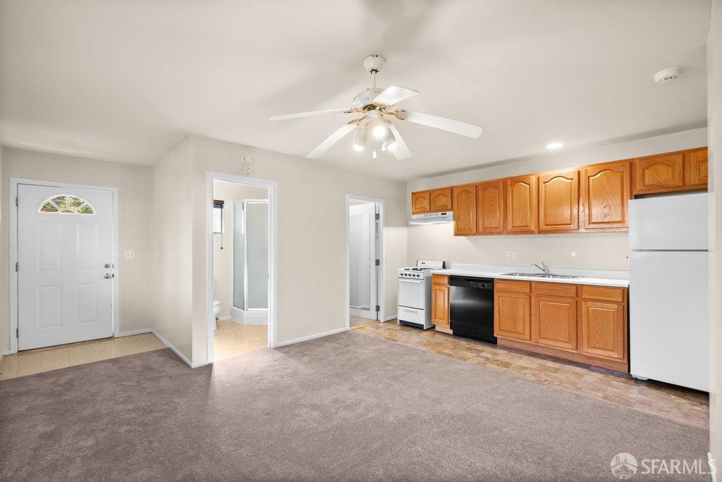 Orinda, California 94563, United States, 6 Bedrooms Bedrooms, ,4 BathroomsBathrooms,Residential,Active,93508