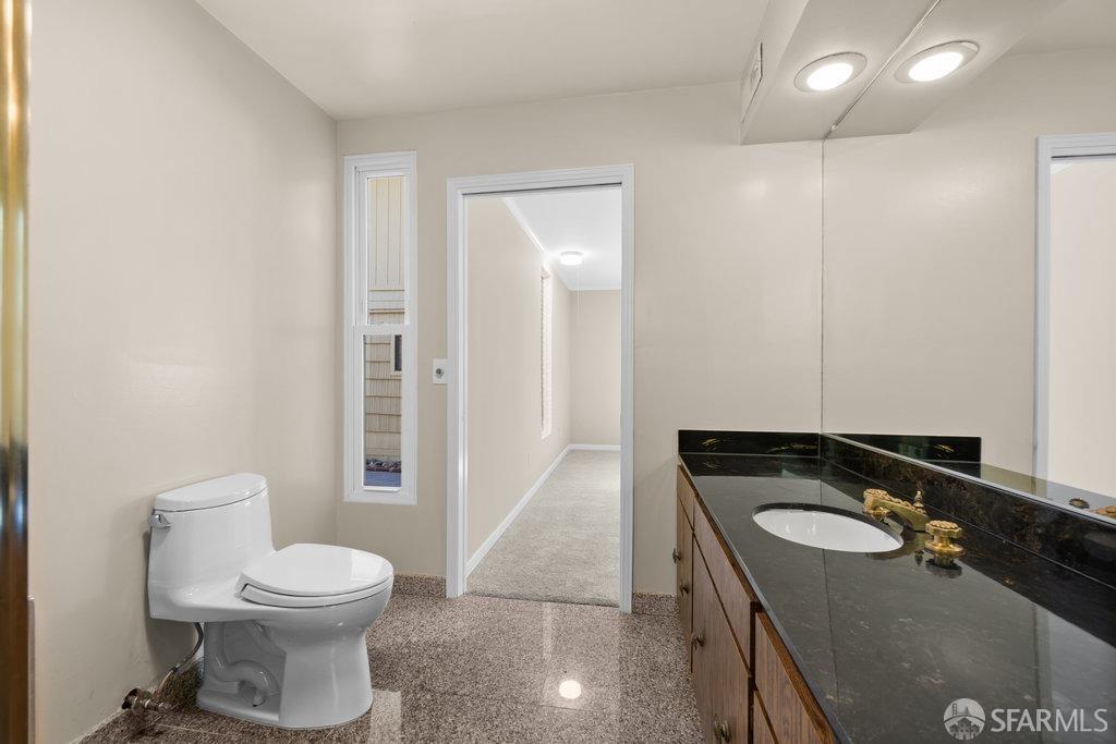 Orinda, California 94563, United States, 6 Bedrooms Bedrooms, ,4 BathroomsBathrooms,Residential,Active,93508