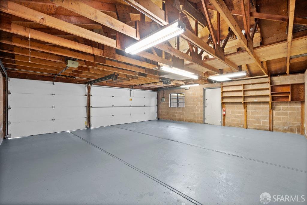 Orinda, California 94563, United States, 6 Bedrooms Bedrooms, ,4 BathroomsBathrooms,Residential,Active,93508