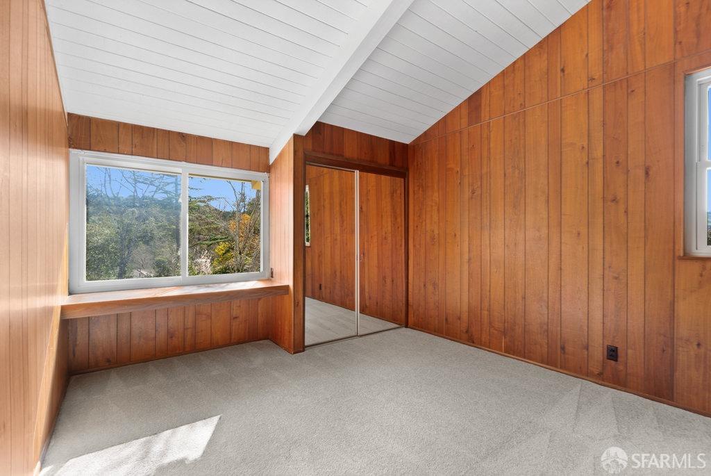 Orinda, California 94563, United States, 6 Bedrooms Bedrooms, ,4 BathroomsBathrooms,Residential,Active,93508