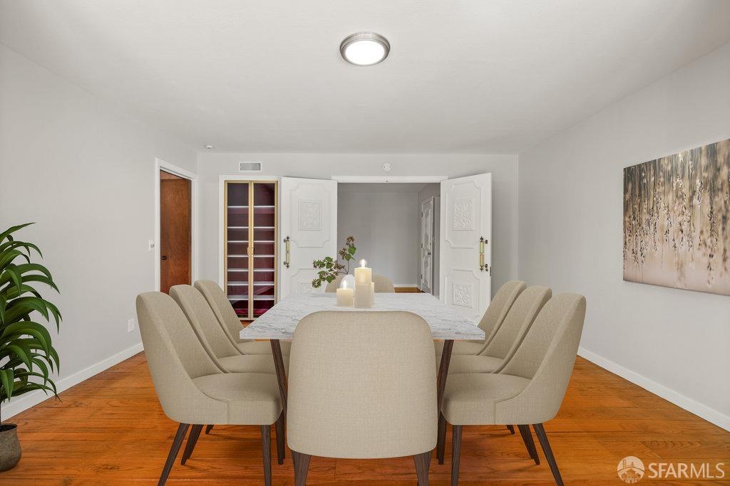 Orinda, California 94563, United States, 6 Bedrooms Bedrooms, ,4 BathroomsBathrooms,Residential,Active,93508