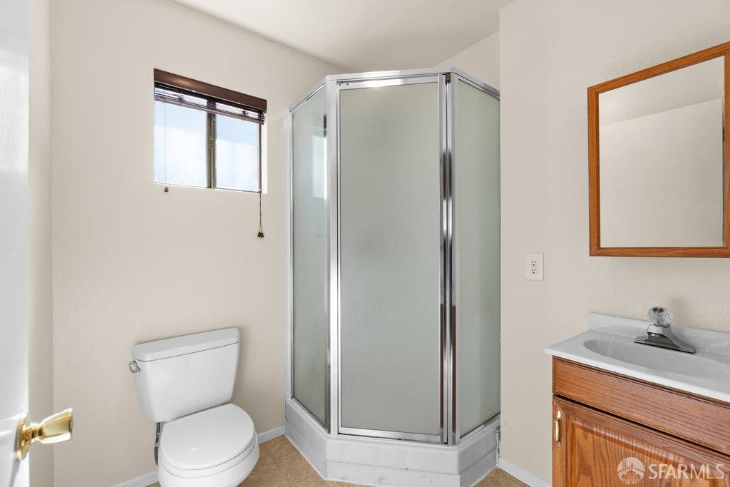 Orinda, California 94563, United States, 6 Bedrooms Bedrooms, ,4 BathroomsBathrooms,Residential,Active,93508