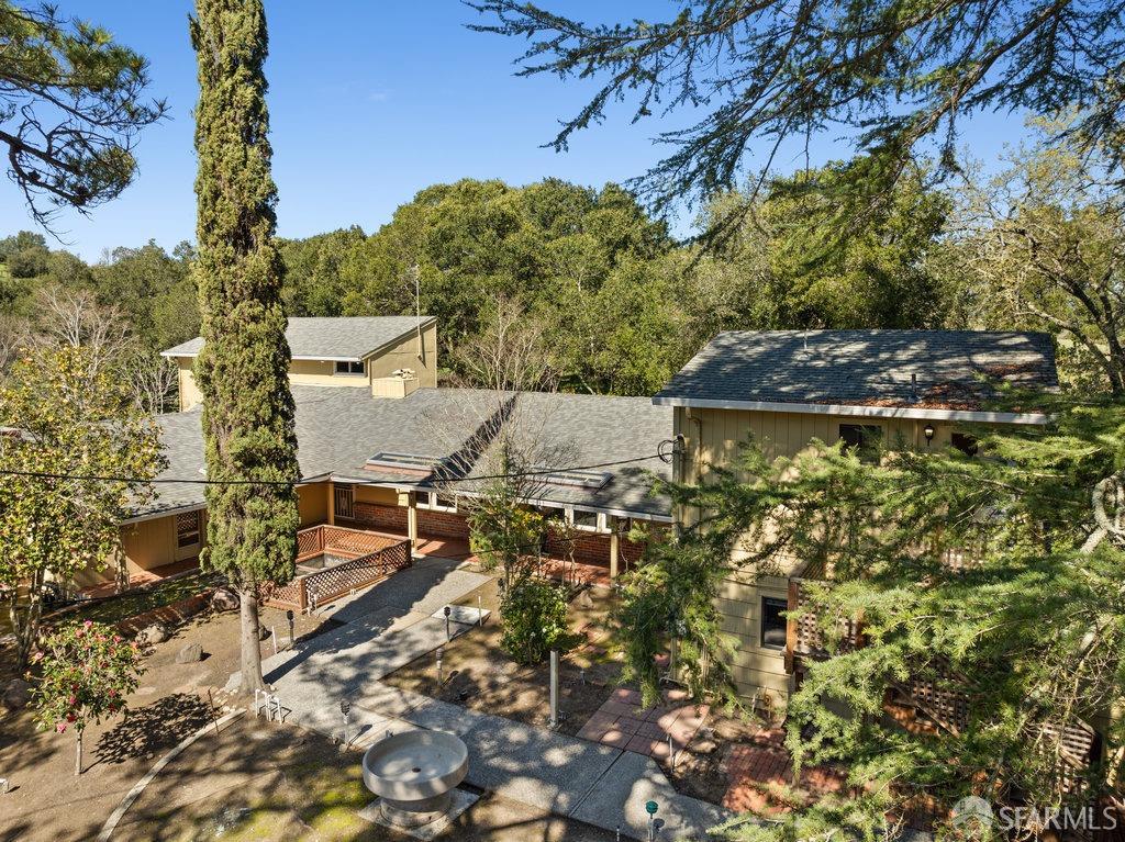 Orinda, California 94563, United States, 6 Bedrooms Bedrooms, ,4 BathroomsBathrooms,Residential,Active,93508