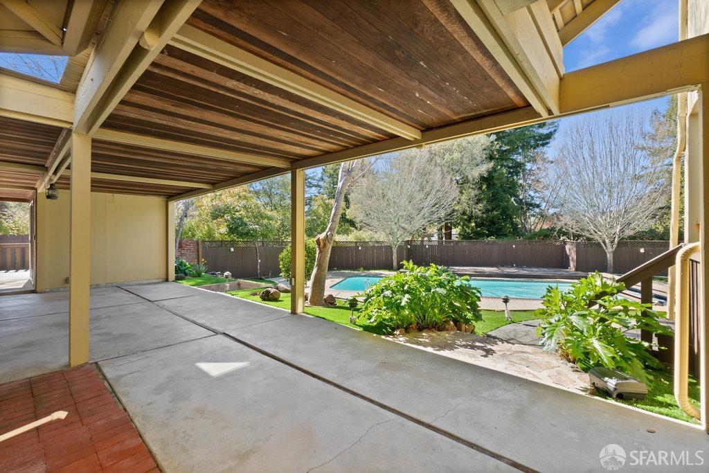 Orinda, California 94563, United States, 6 Bedrooms Bedrooms, ,4 BathroomsBathrooms,Residential,Active,93508