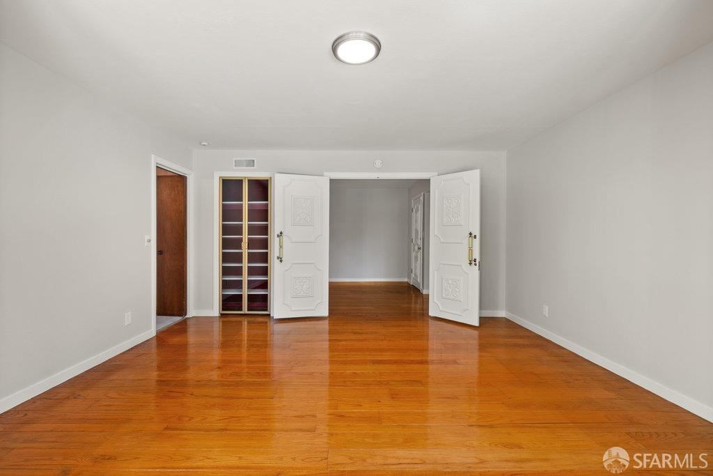 Orinda, California 94563, United States, 6 Bedrooms Bedrooms, ,4 BathroomsBathrooms,Residential,Active,93508