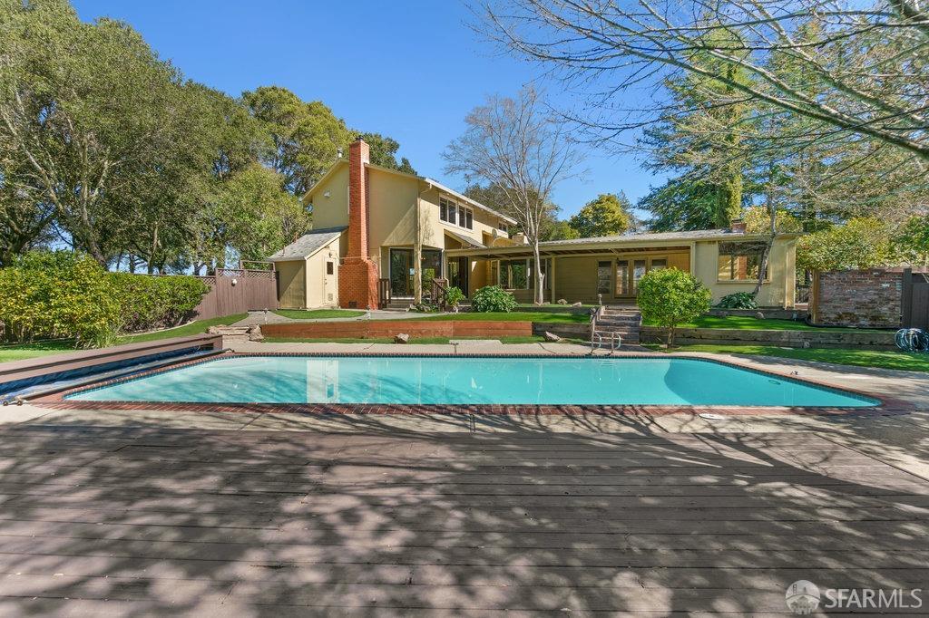 Orinda, California 94563, United States, 6 Bedrooms Bedrooms, ,4 BathroomsBathrooms,Residential,Active,93508