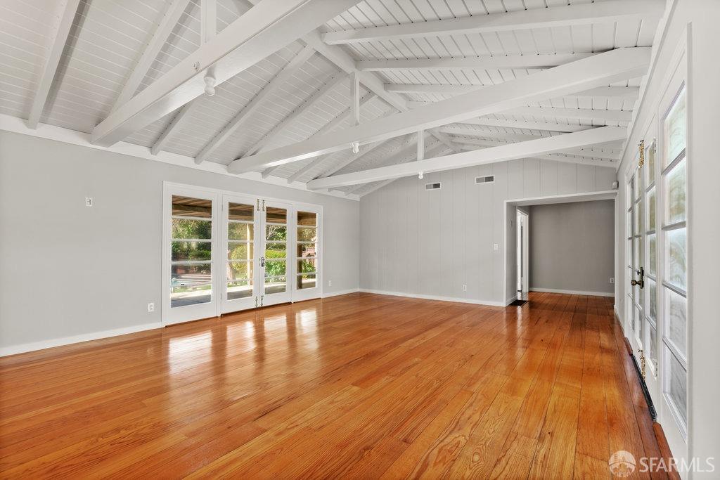 Orinda, California 94563, United States, 6 Bedrooms Bedrooms, ,4 BathroomsBathrooms,Residential,Active,93508