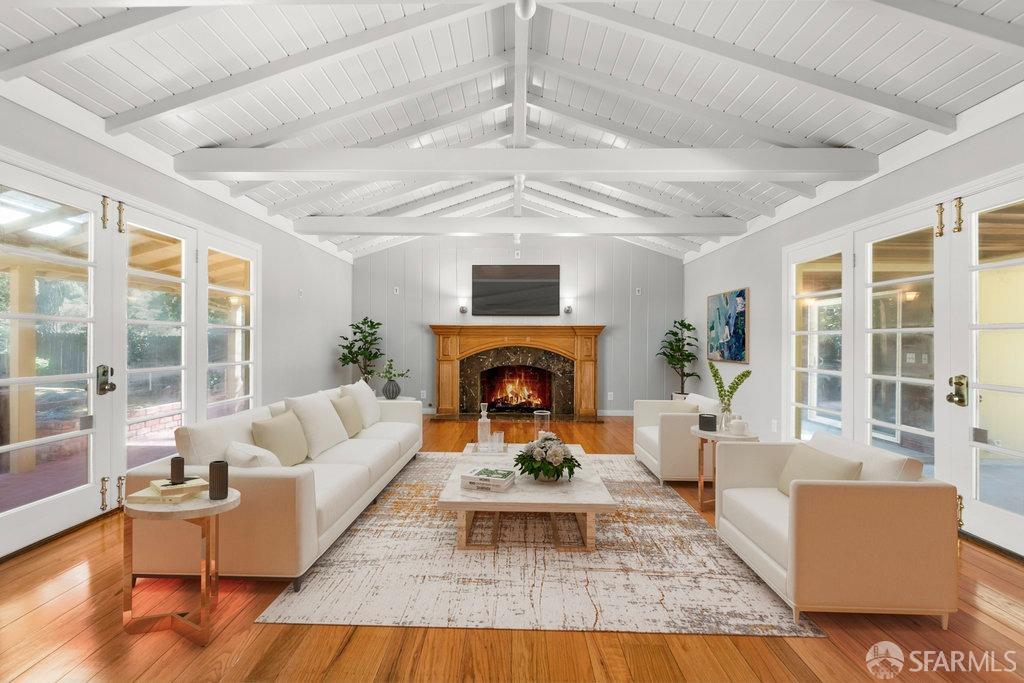 Orinda, California 94563, United States, 6 Bedrooms Bedrooms, ,4 BathroomsBathrooms,Residential,Active,93508