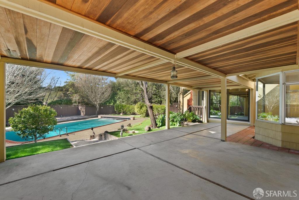 Orinda, California 94563, United States, 6 Bedrooms Bedrooms, ,4 BathroomsBathrooms,Residential,Active,93508