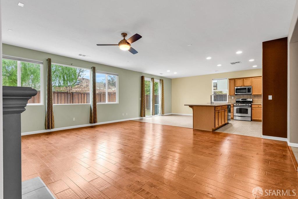 Oakley, California 94561, United States, 4 Bedrooms Bedrooms, ,3 BathroomsBathrooms,Residential,Pending,12140