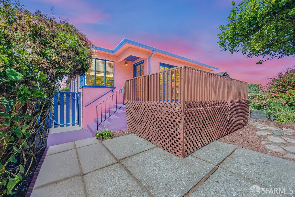 Albany, California 94706, United States, 2 Bedrooms Bedrooms, ,2 BathroomsBathrooms,Residential,Active,130444