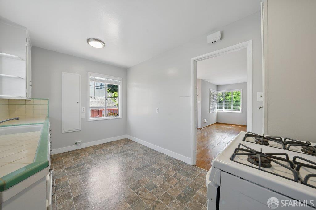 Albany, California 94706, United States, 2 Bedrooms Bedrooms, ,2 BathroomsBathrooms,Residential,Active,130444