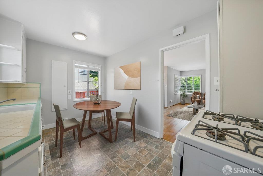 Albany, California 94706, United States, 2 Bedrooms Bedrooms, ,2 BathroomsBathrooms,Residential,Active,130444