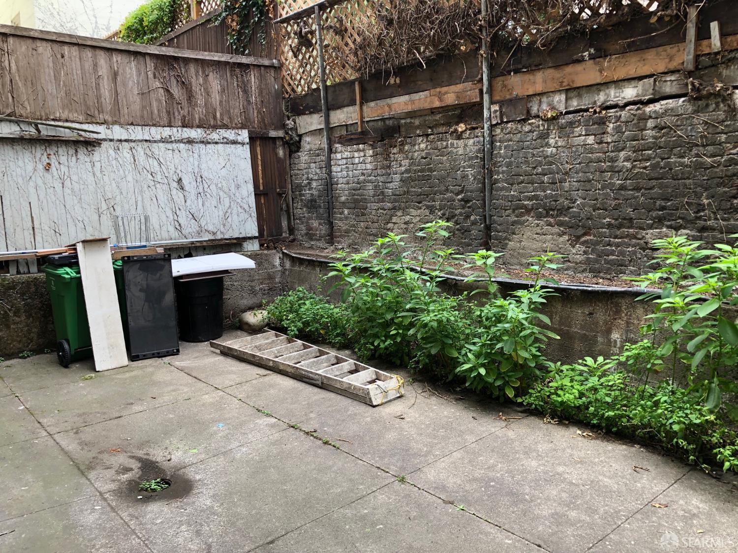 San Francisco, California 94109, United States, 12 Bedrooms Bedrooms, ,5 BathroomsBathrooms,Residential,Active,240678