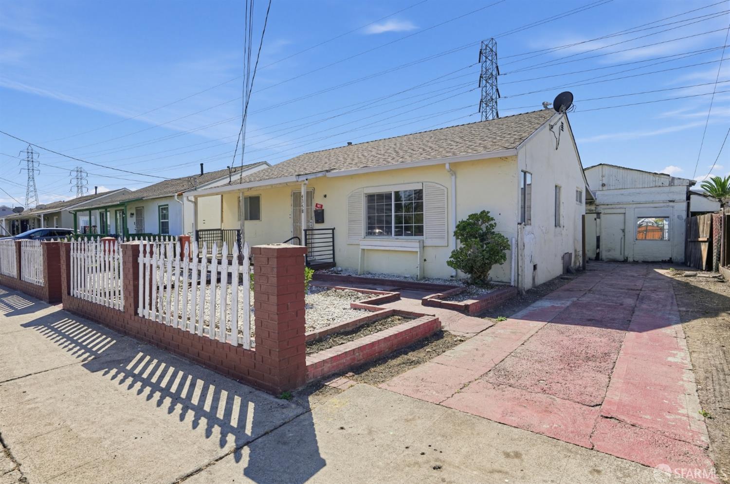 435 Worth Street, Oakland CA 94603