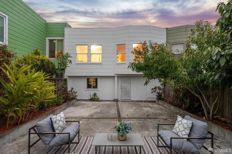 110 W Moltke Street