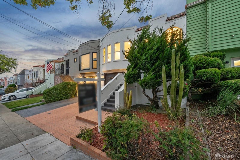 110 W Moltke Street