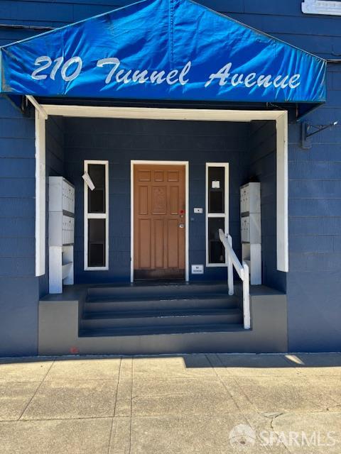 210 Tunnel Avenue