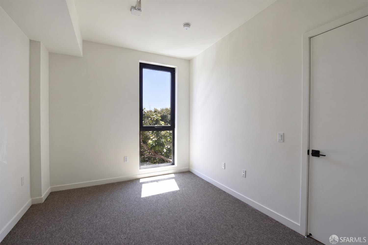 395 6th Street BE9