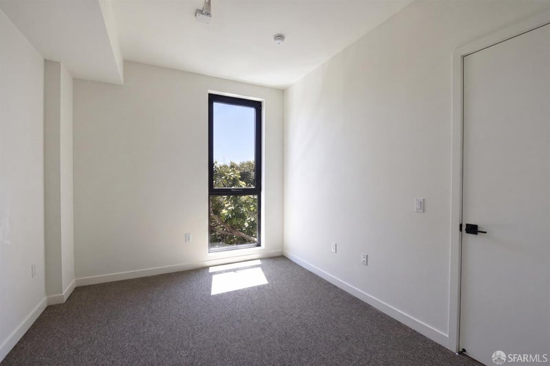 395 6th Street BE9