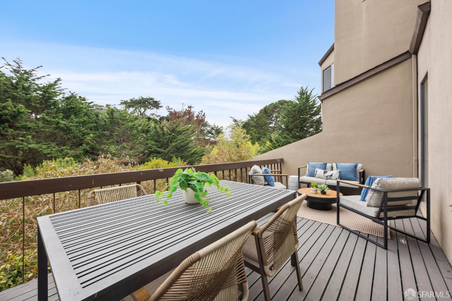209 N Lake Merced Hills