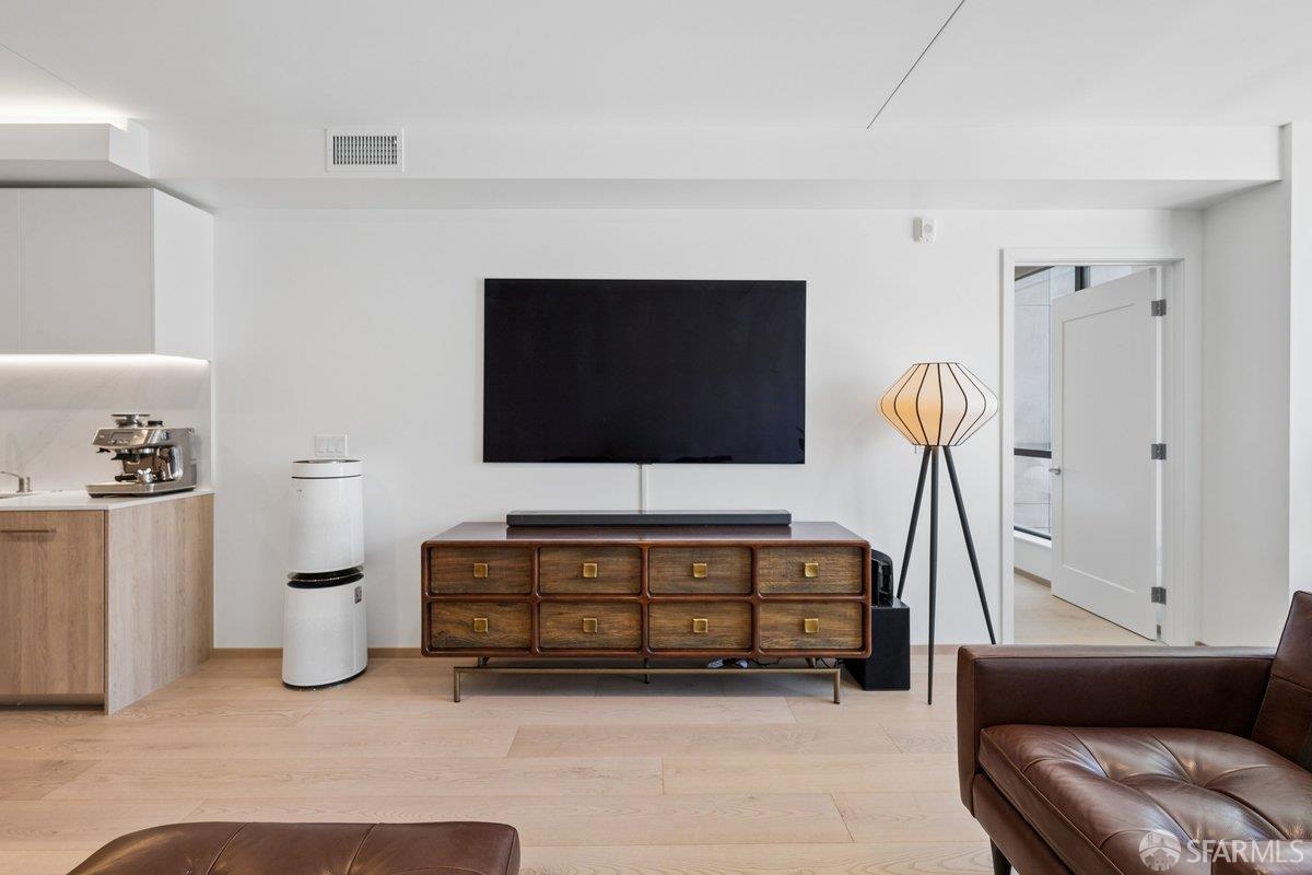 2238 Market Street 407