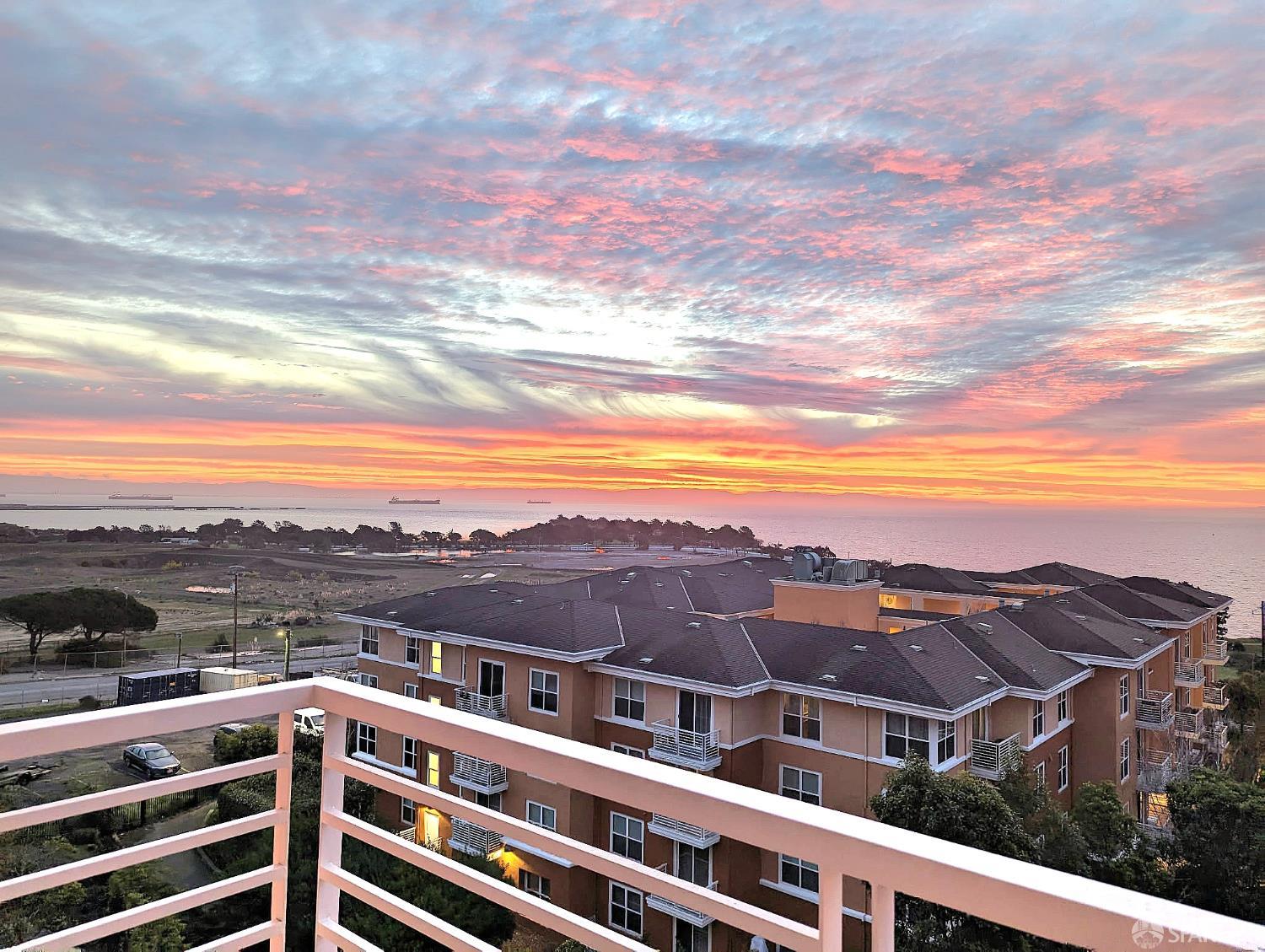 501 Crescent Way 5312, San Francisco CA 94134