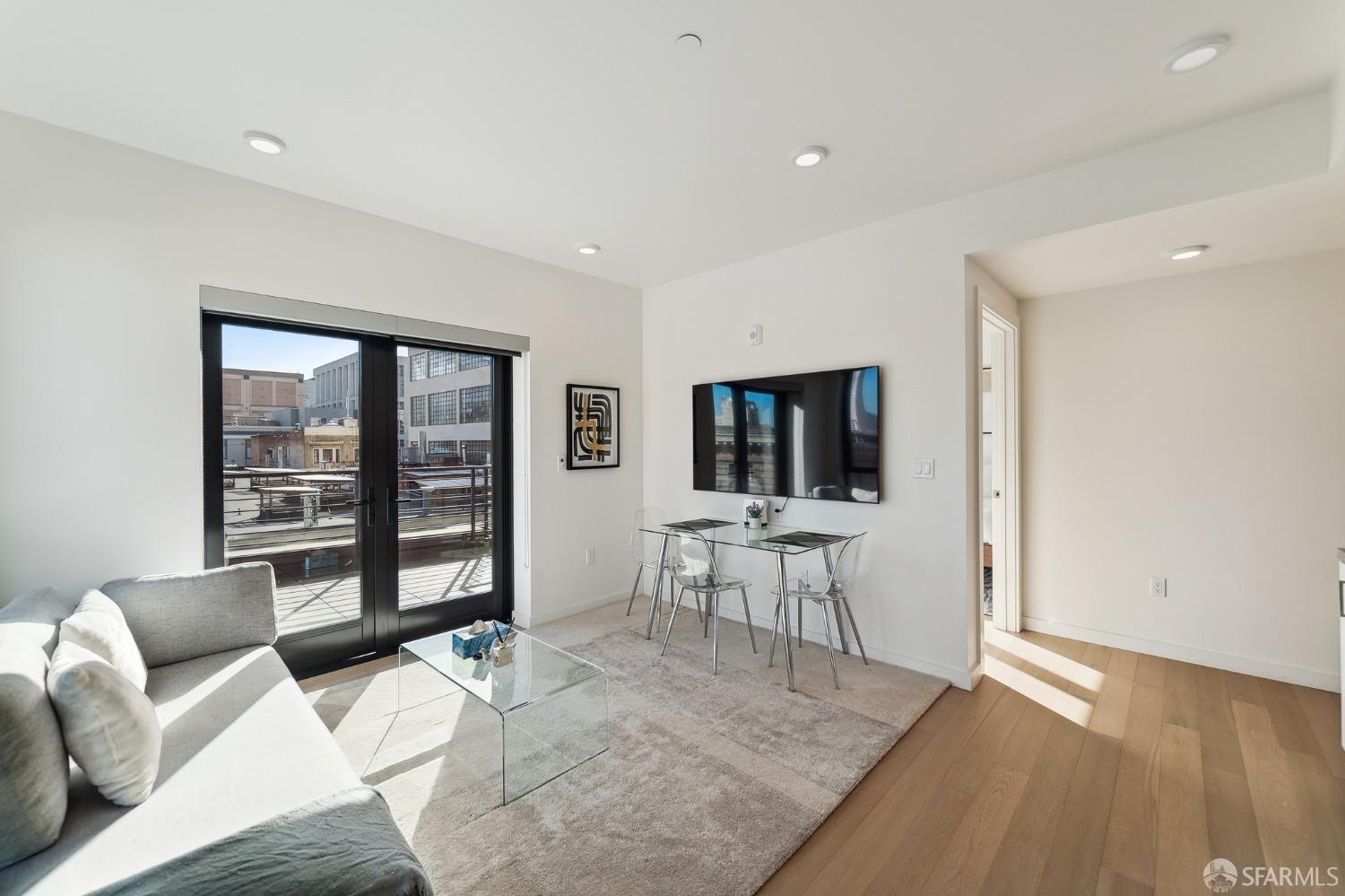 1201 Sutter Street 408