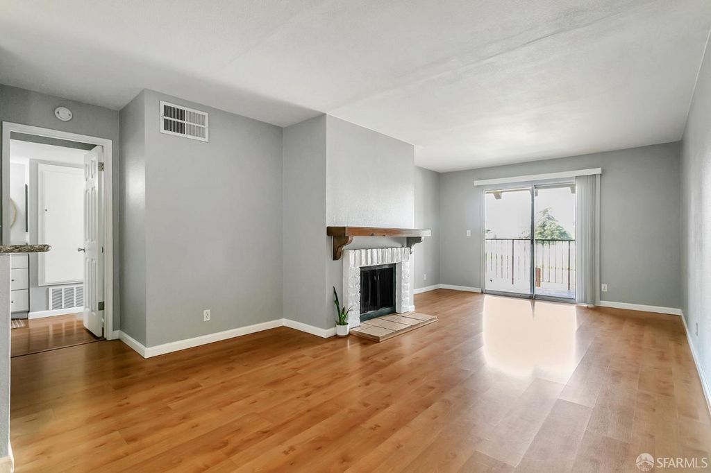 listing image 0