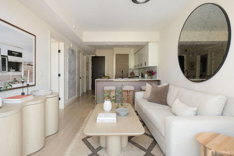 1598 Bay Street 205