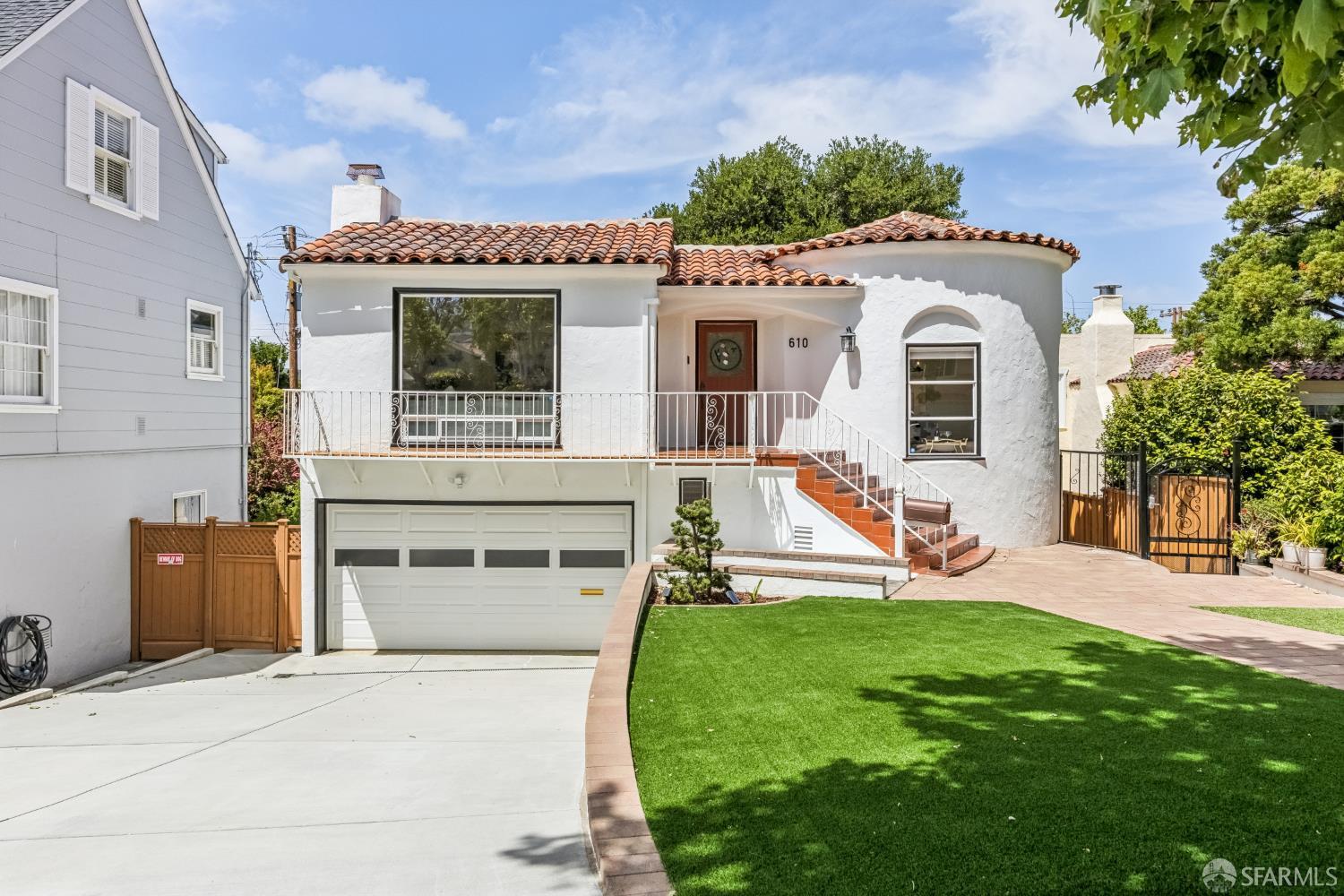610 Hillcrest Boulevard