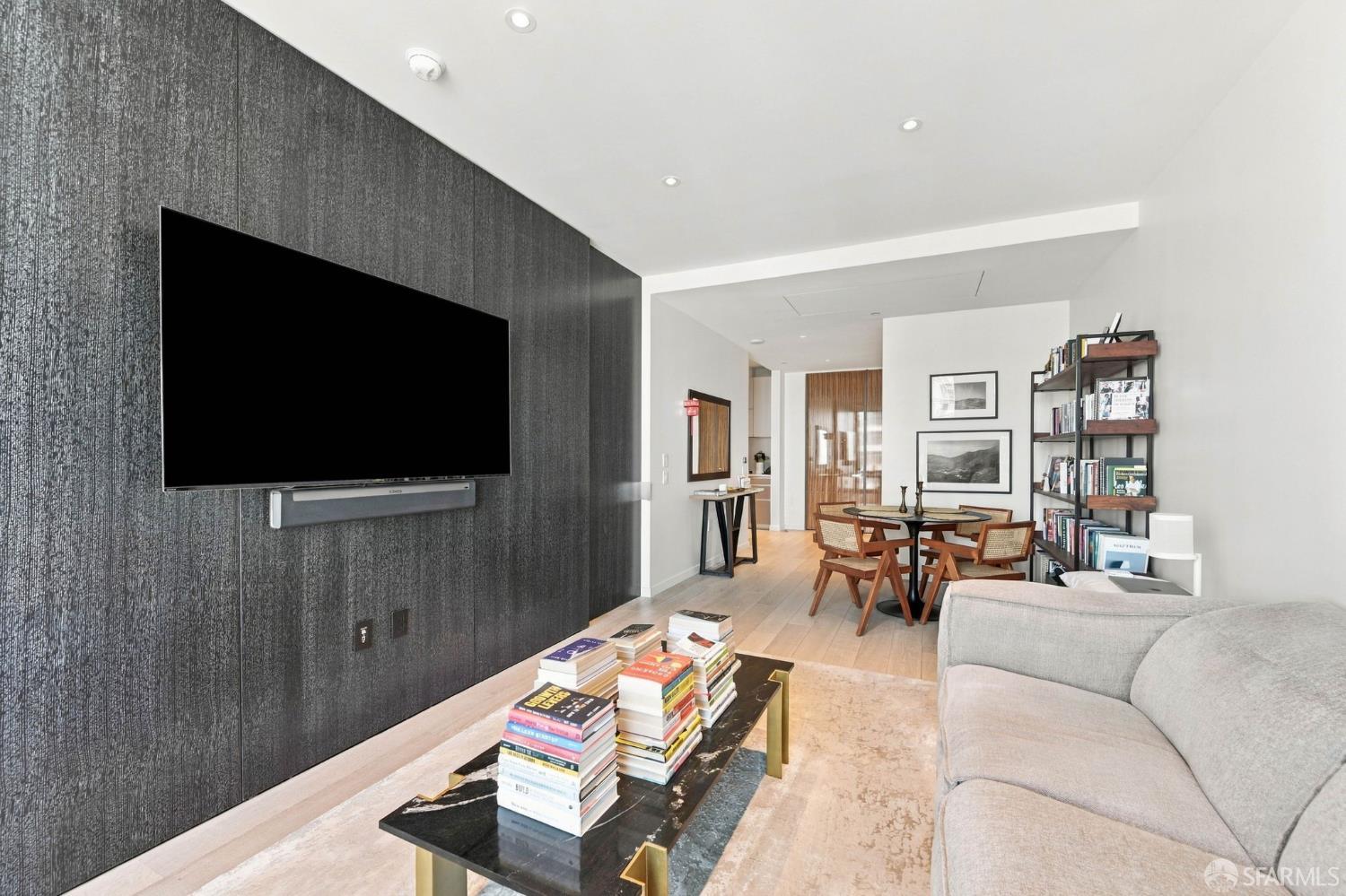 181 Fremont Street 54E