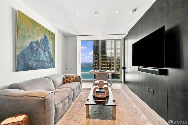 181 Fremont Street 54E