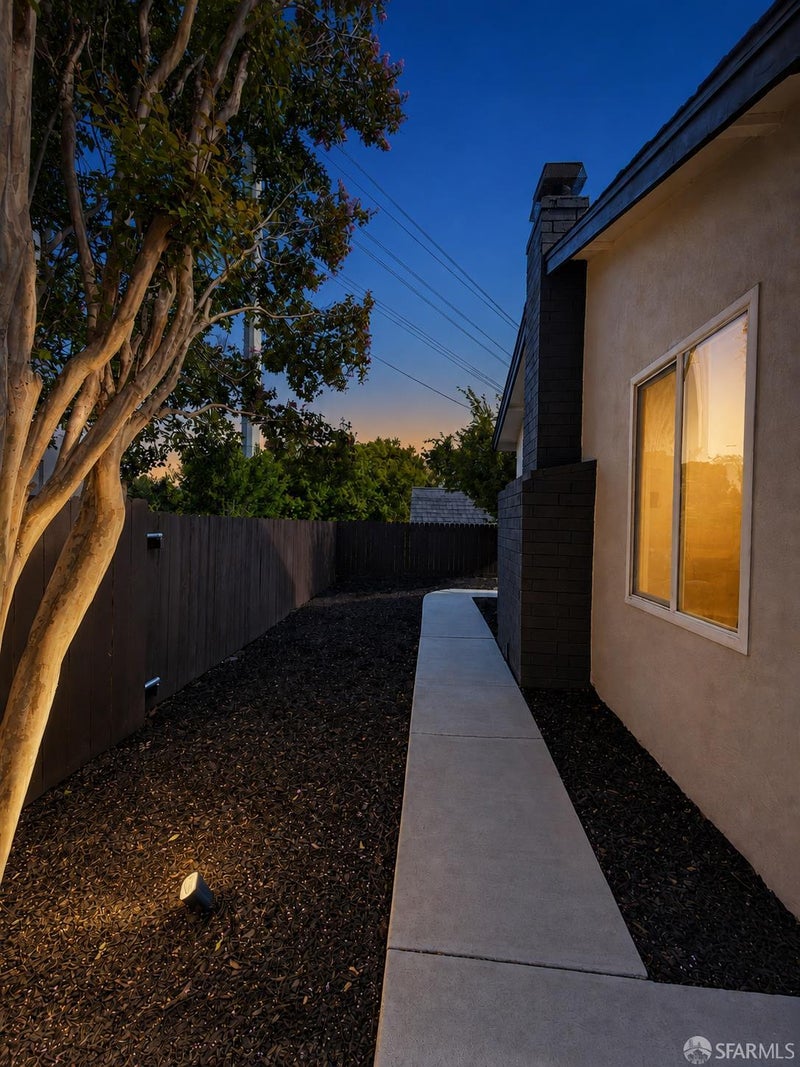 1832 Redwood Drive