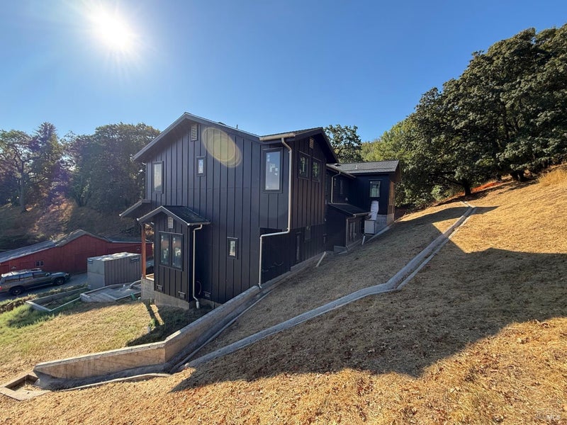 689 Atherton Avenue