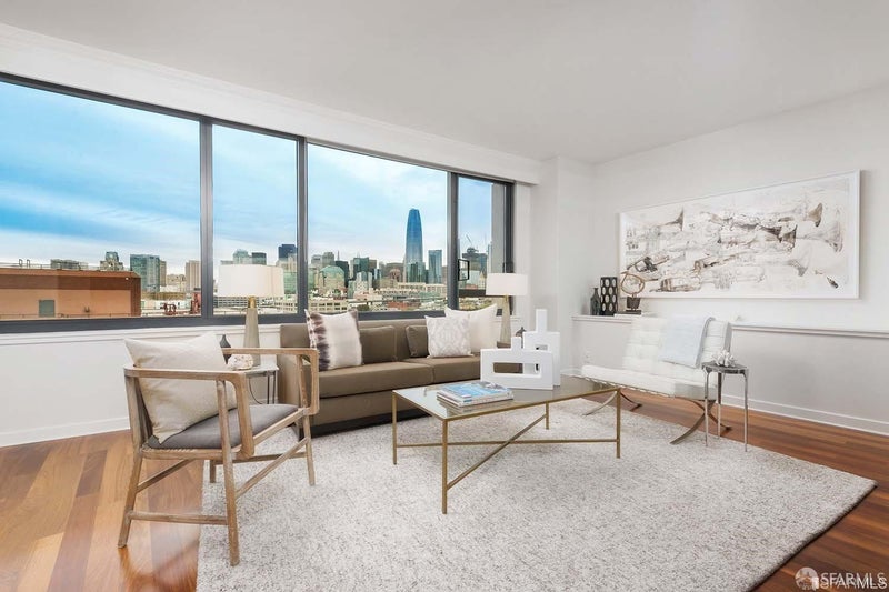 260 King Street 1005