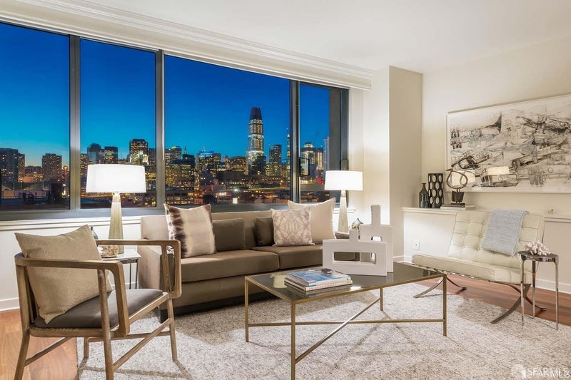 260 King Street 1005