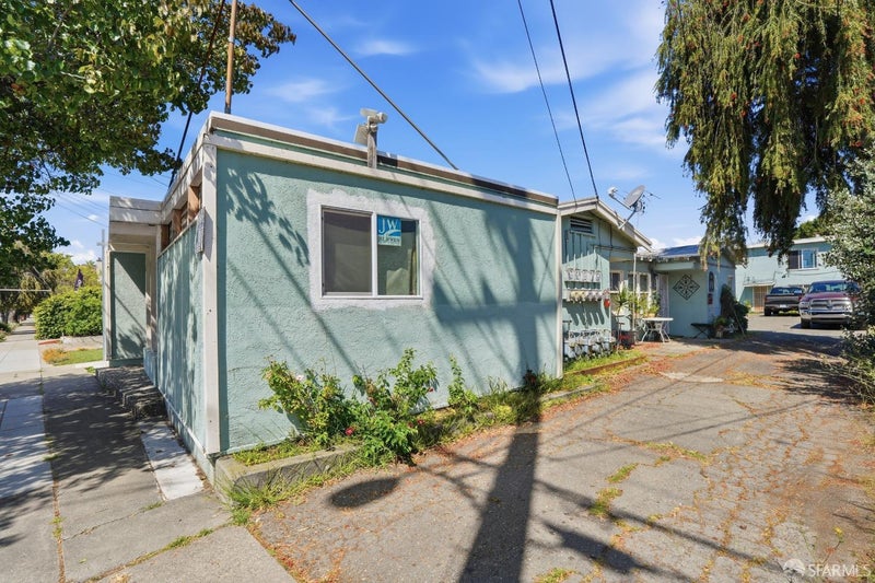 1384 B Street