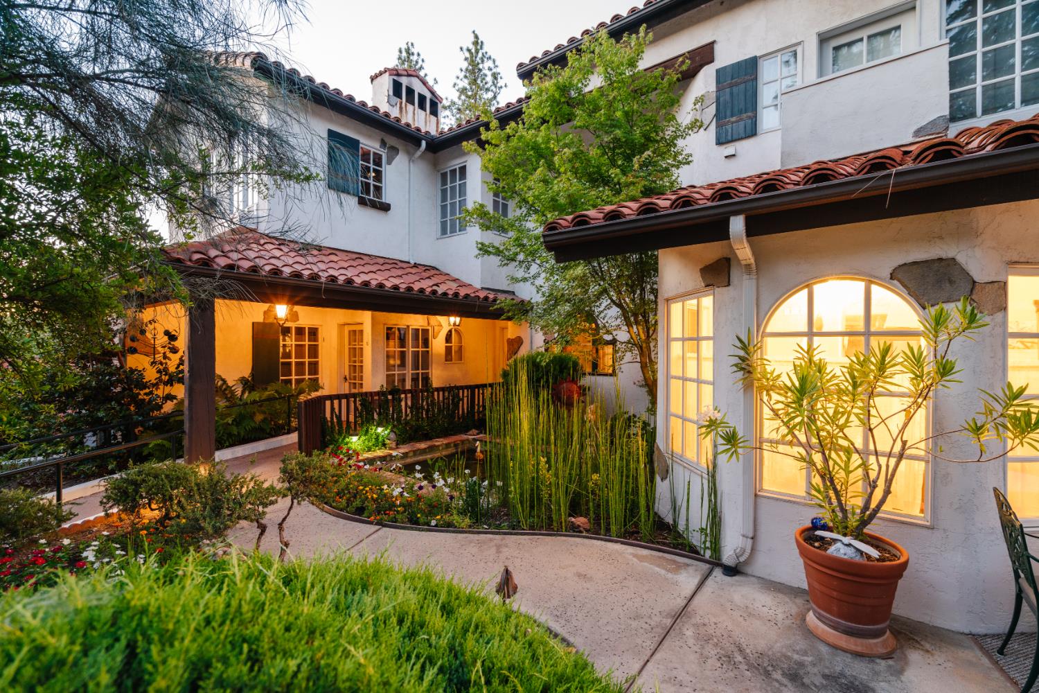 48644 Victoria Lane
