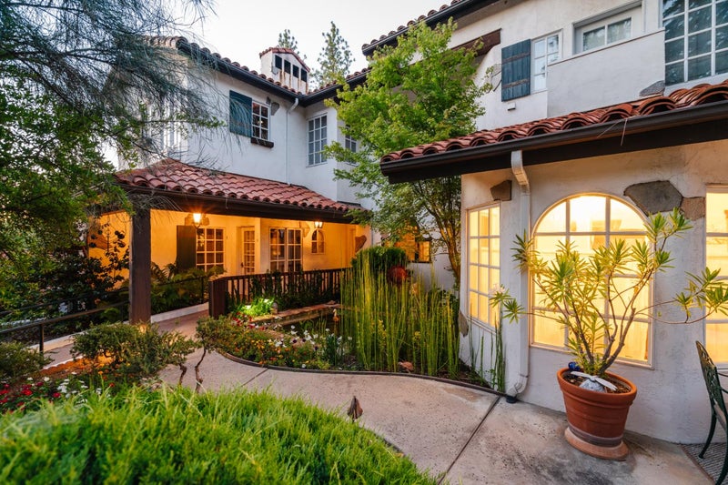 48644 Victoria Lane