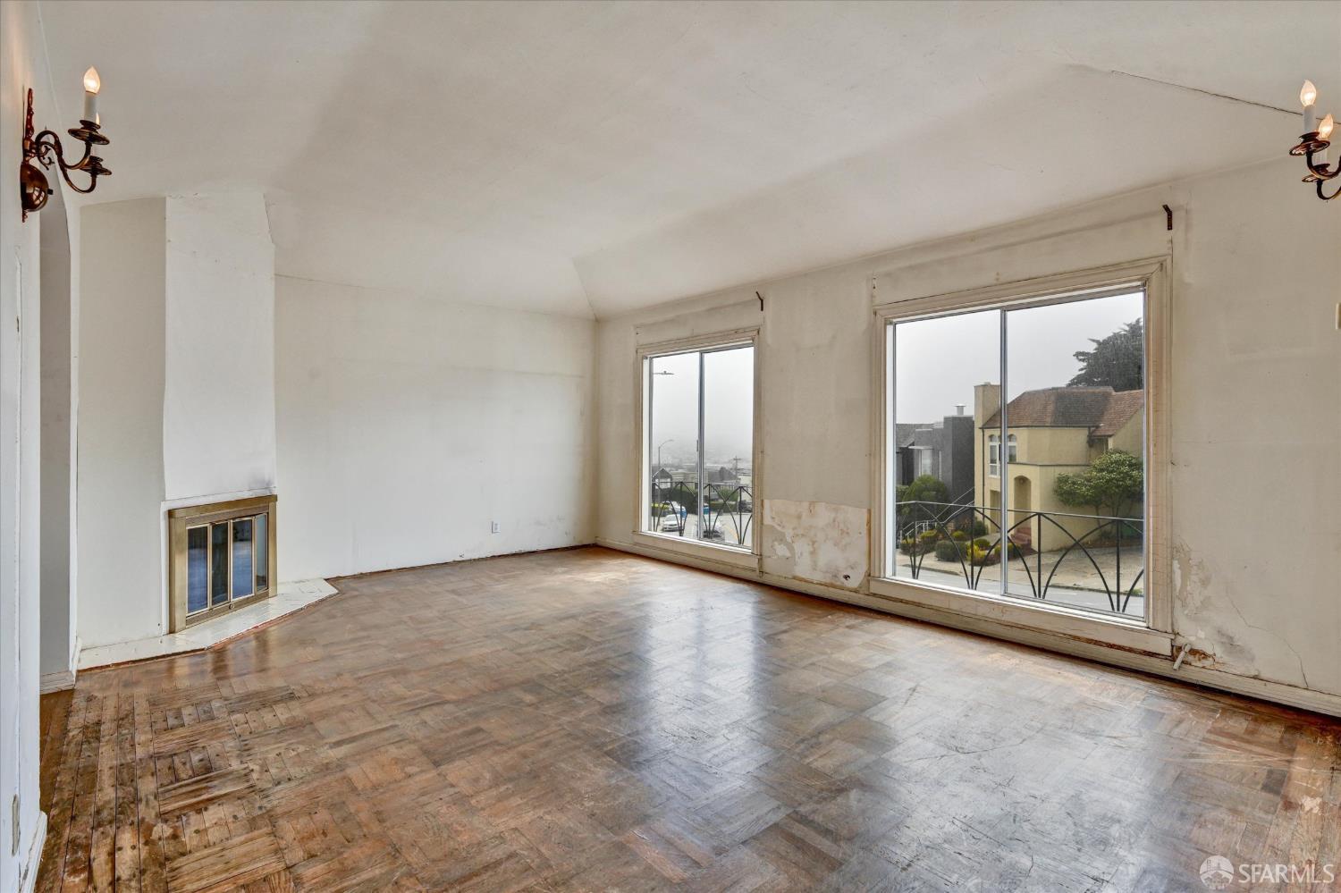 807 Teresita Boulevard
