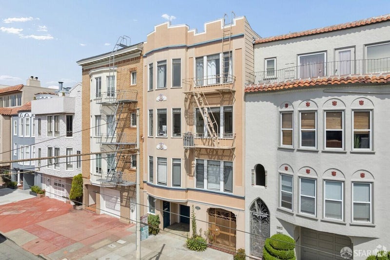 3324 Broderick Street