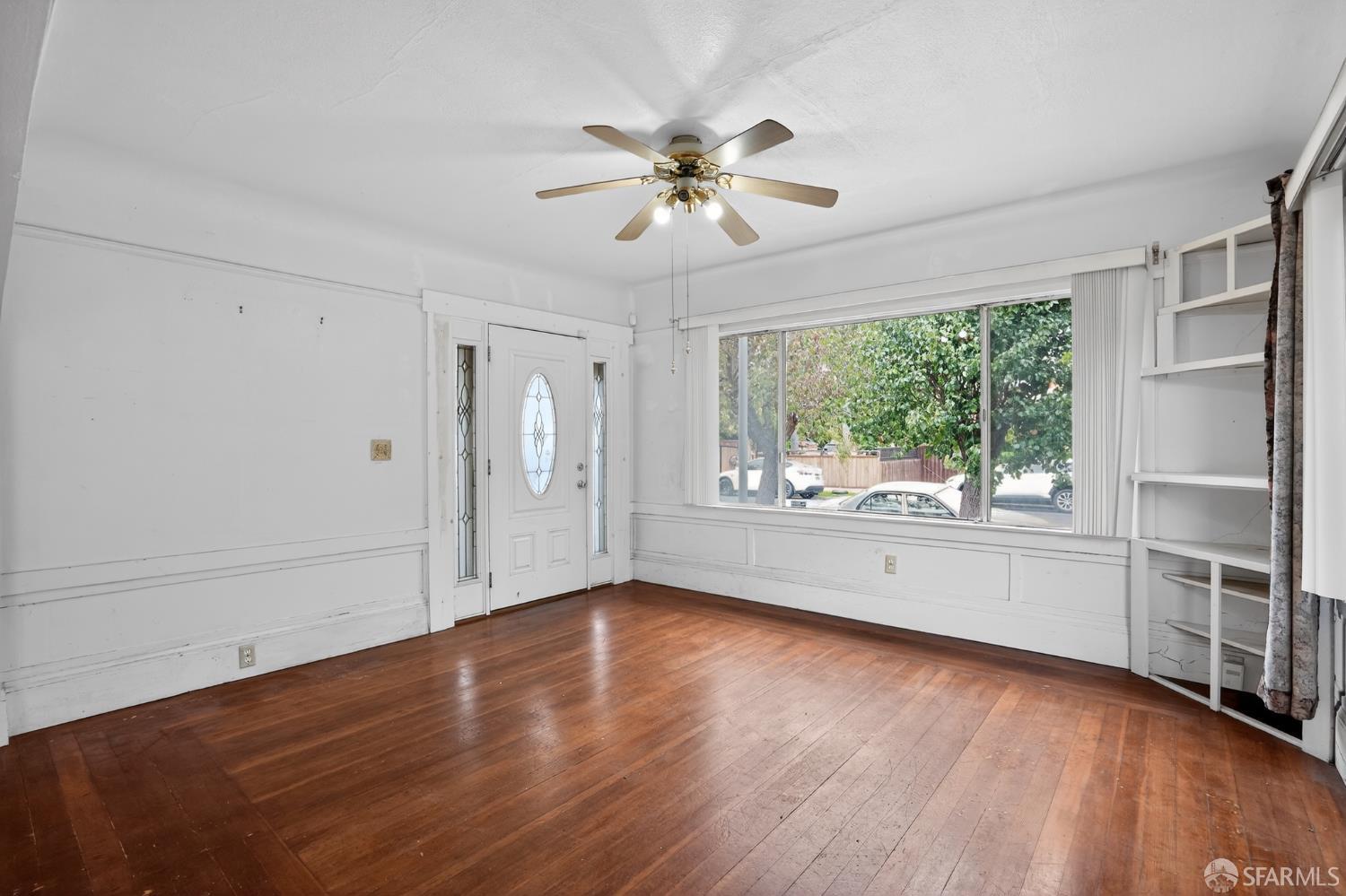 715 Mariposa Avenue