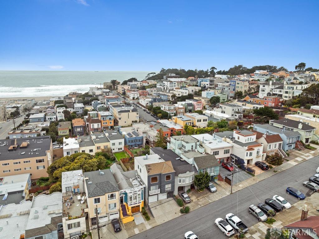 San Francisco, California 94121, United States, 4 Bedrooms Bedrooms, ,1 BathroomBathrooms,Residential,Pending,84017