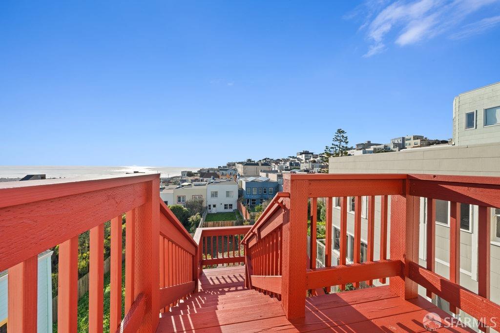 San Francisco, California 94121, United States, 4 Bedrooms Bedrooms, ,1 BathroomBathrooms,Residential,Pending,84017