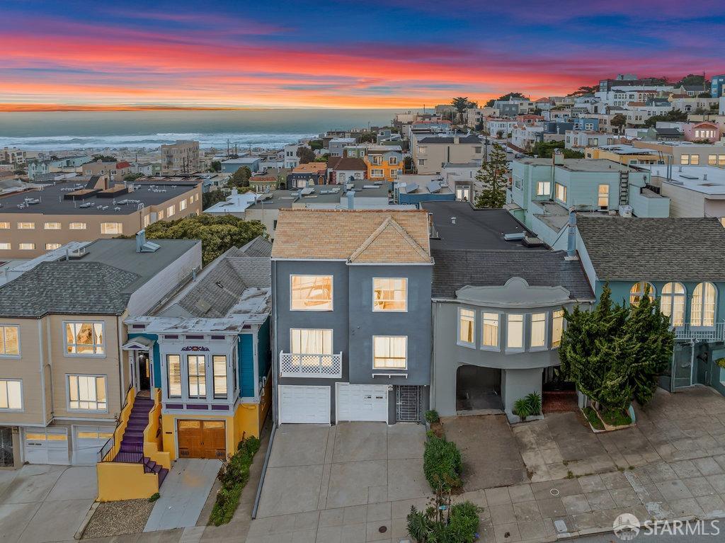 San Francisco, California 94121, United States, 4 Bedrooms Bedrooms, ,1 BathroomBathrooms,Residential,Pending,84017