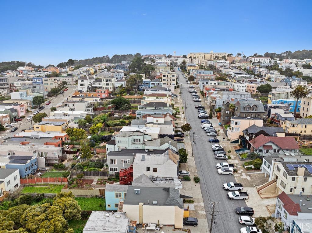 San Francisco, California 94121, United States, 4 Bedrooms Bedrooms, ,1 BathroomBathrooms,Residential,Pending,84017