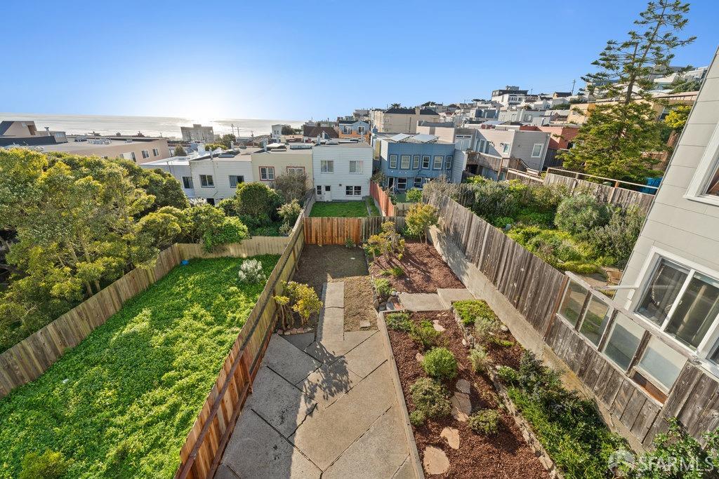 San Francisco, California 94121, United States, 4 Bedrooms Bedrooms, ,1 BathroomBathrooms,Residential,Pending,84017