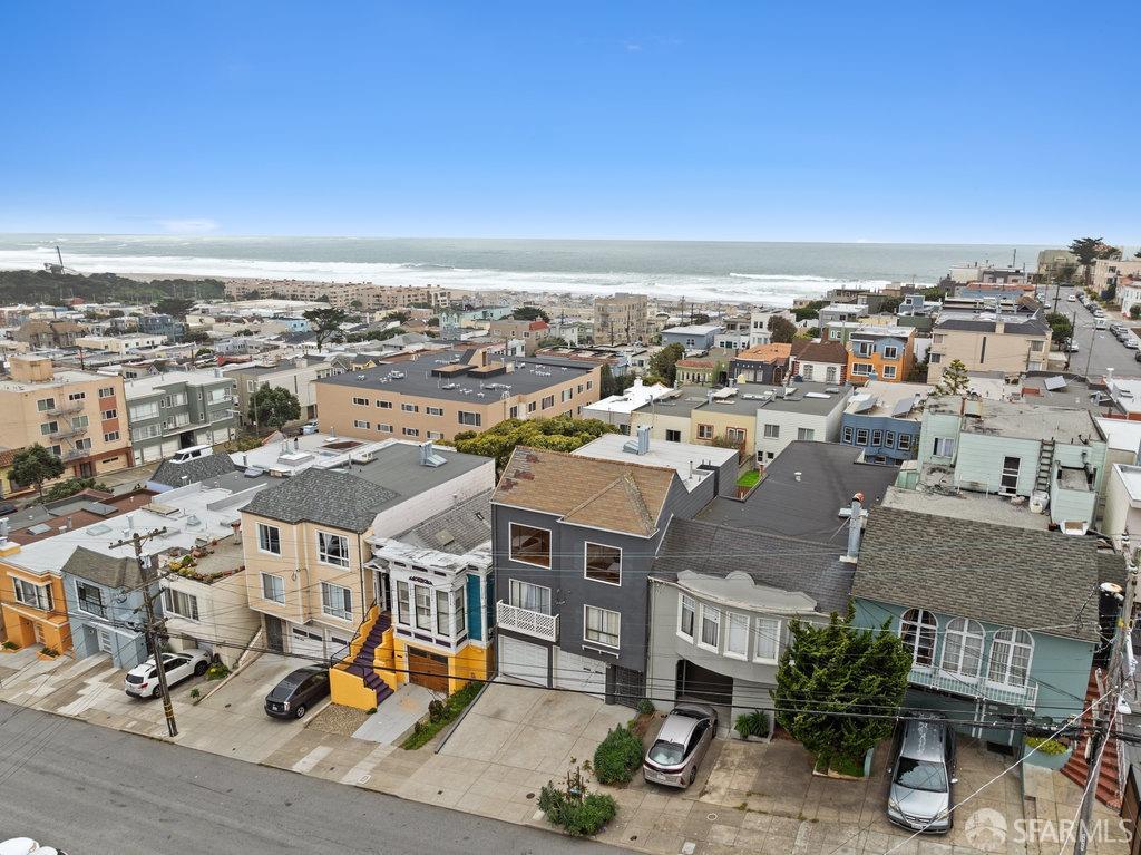 San Francisco, California 94121, United States, 4 Bedrooms Bedrooms, ,1 BathroomBathrooms,Residential,Pending,84017